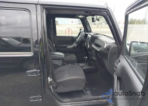 2014 Jeep Wrangler Unlimited Sahara z USA, uszkodzony, nr VIN 1C4HJWEGXEL237495